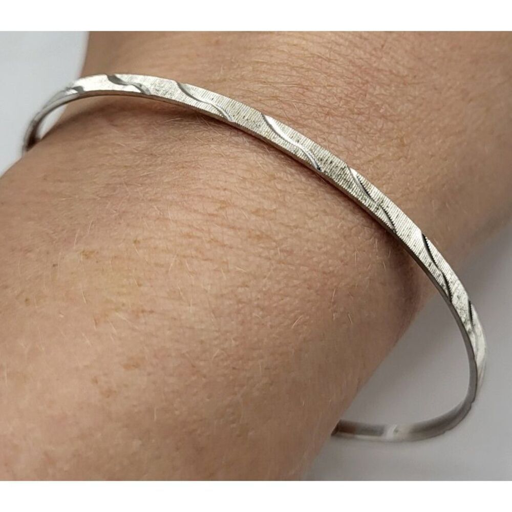 Vintage Signed Trifari Silver Tone Textured Wavy Cut Etched Bangle Bracelet  L